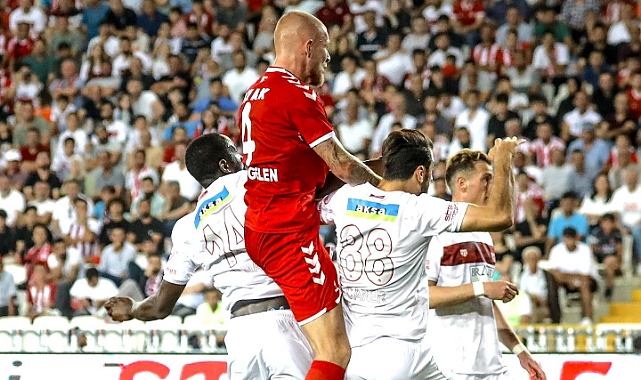 SAMSUNSPOR 11 YIL SONRA SÜPER LİG'DE İLK PUANINI ALDI