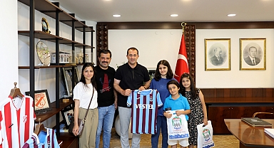 TRABZON BİRİNCİSİNDEN BAŞKAN EKİM’E ZİYARET