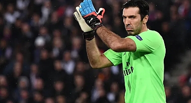 ÜNLÜ KALECİ BUFFON FUTBOLU BIRAKTI!