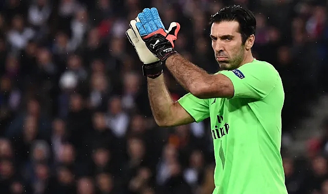 ÜNLÜ KALECİ BUFFON FUTBOLU BIRAKTI!