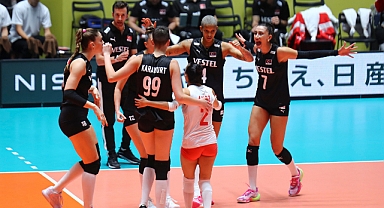 A MİLLİ KADIN VOLEYBOL TAKIMI GERİDEN GELDİ, JAPONYA'YI YENDİ