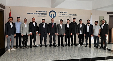 AK PARTİ^'DEN REKTÖR ÇUVALCI'YA ZİYARET