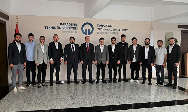 AK PARTİ^'DEN REKTÖR ÇUVALCI'YA ZİYARET