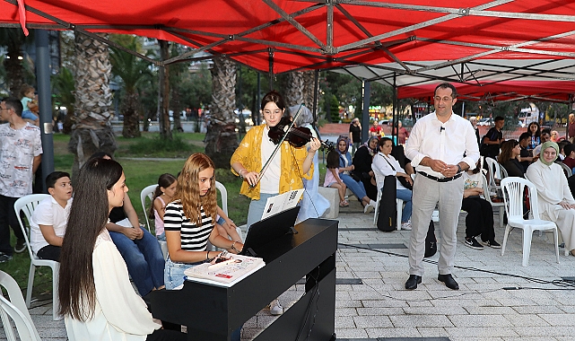 AKÇAABAT’TA SANAT AKADEMİSİ’NDEN AÇIK HAVA PERFORMANSI