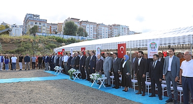 AKÇAABAT’TA YARI OLİMPİK YÜZME HAVUZUNUN TEMELİ ATILDI