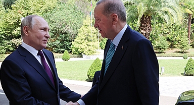 ERDOĞAN İLE PUTİN, SOÇİ'DE BİR ARAYA GELDİ: DOĞALGAZ VE TAHIL MESAJI