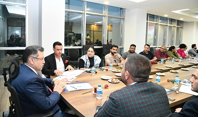 GENÇ, KUVEYTLİ TURİZMCİLERLE GÖRÜŞTÜ