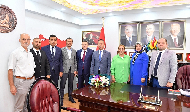 GENÇ, MHP'Yİ ZİYARET ETTİ