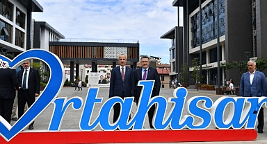 GENÇ, URALOĞLU’NA PROJELERİYLE İLGİLİ SUNUM YAPTI