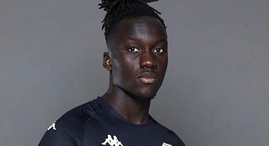 MENDY BJK MAÇINDA SAHADA!