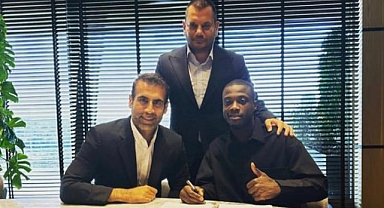 NİCOLAS PEPE İMZAYI ATTI