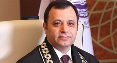 AYM BAŞKANI ZÜHTÜ ARSLAN'DAN 'KARARLAR UYGULANSIN' ÇAĞRISI