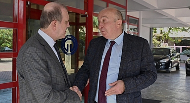 ÇUVALCI'NIN KONUĞU DEPREMZEDE REKTÖR