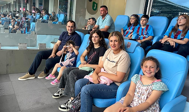 EKİM: GELECEK GÖZLERİNİZİN IŞIĞINDADIR