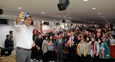 EKİM: TÜRKİYE’NİN İKİNCİ YÜZYILINI TÜRK GENÇLERİYLE İNŞA EDECEĞİZ