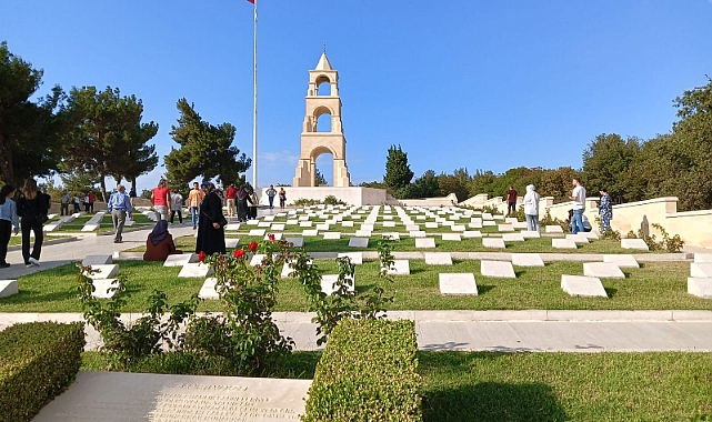 EMEKLİLER, ÇANAKKALE ŞEHİTLİĞİ’Nİ GEZDİ