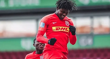 GENÇ YILDIZ YENİDEN LİSTE BAŞI!