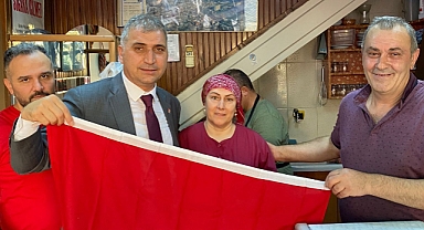 CHP KURMAYLARI, VATANDAŞLARIN CUMHURİYET BAYRAMINI KUTLADI