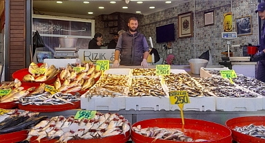 TRABZON'DA BALIK TEZGAHLARI DOLDU