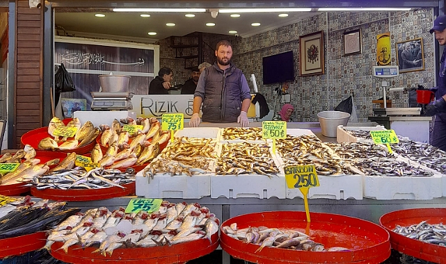 TRABZON'DA BALIK TEZGAHLARI DOLDU