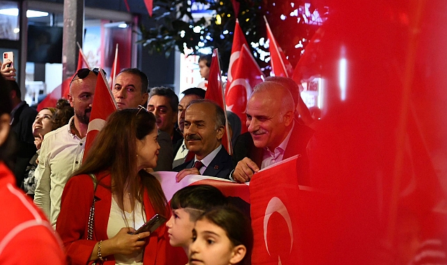 TRABZON’DA FENER ALAYI COŞKUSU! BİNLERCE VATANDAŞ AKIN ETTİ