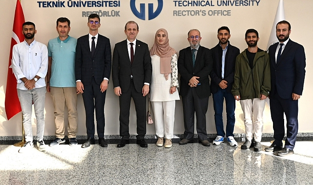 TRABZON ULUSLARARASI ÖĞRECİLER DERNEĞİ'NDEN REKTÖRE ZİYARET
