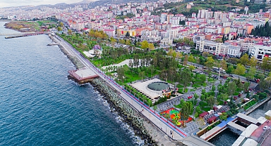 AKÇAABAT SAHİLİ GÖZ KAMAŞTIRIYOR