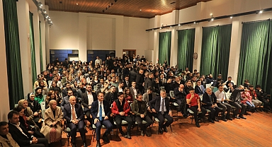 BAKAN KACIR AKÇAABAT’TA GENÇLERLE BULUŞTU