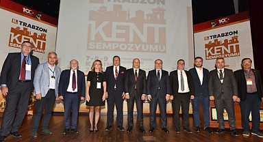 BAŞKAN ÇELEBİ'NİN YÖNETTİĞİ PANELDE TRABZON'UN EKONOMİSİ KONUŞULDU