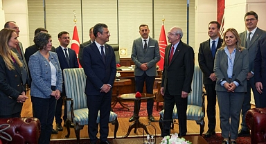 CHP'DE DEVİR TESLİM TÖRENİ GERÇEKLEŞTİ