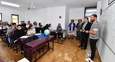 GENÇ: “ÇOK ÇALIŞIN VE HEDEFLERİNİZİ YÜKSEK TUTUN”