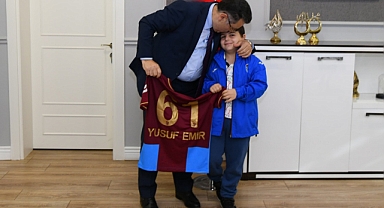 GENÇ’TEN YUSUF EMİR’E TRABZONSPOR FORMASI!