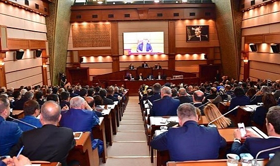 İSTANBUL'DA SUYA YÜZDE 15 ZAM!