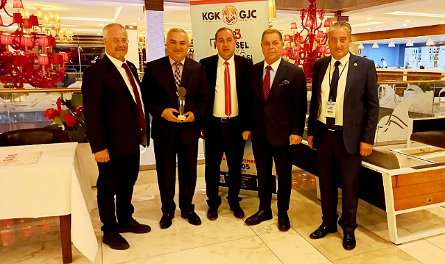 KÜLEKÇİ'YE ONUR ÖDÜLÜ 