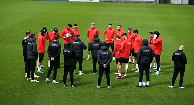 MİLLİ TAKIMDAN İKİ FUTBOLCU KADRODAN ÇIKARTILDI