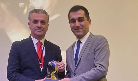 MUSTAFA BIYIK'A ÖDÜL