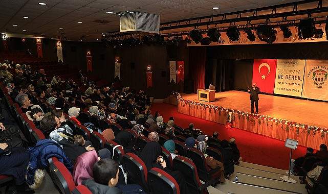 NURULLAH GENÇ AKÇAABAT’TA KONFERANS VERDİ