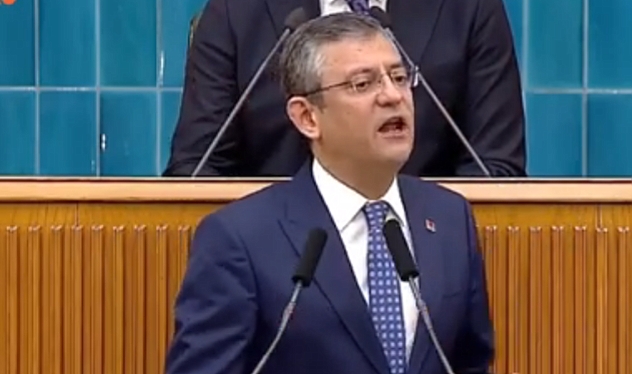 ÖZGÜR ÖZEL: BİZİMLE BİRLİKTE ANAYASA DEĞİŞTİREMEYECEKSİN