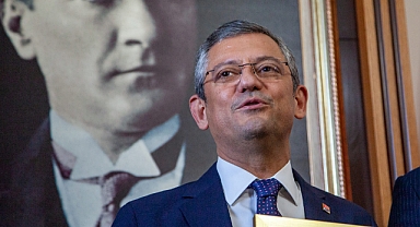  ÖZGÜR ÖZEL'DEN OLAĞANÜSTÜ TOPLANTI KARARI