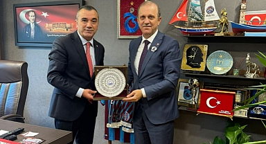 REKTÖR ÇUVALCI, TRABZON MİLLETVEKİLLERİNİ ZİYARET ETTİ