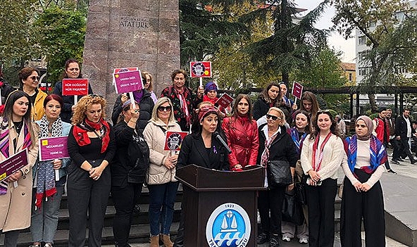 TRABZONLU KADINLAR ŞİDDETE KARŞI SESİNİ YÜKSELTTİ