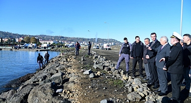 VALİ YILDIRIM, DENİZDE KAYBOLAN GENÇLERİN ARAMA ÇALIŞMALARINI İNCELEDİ