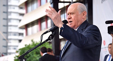 BAHÇELİ'DEN İSRAİL'E TEPKİ: KUDÜS SEVDALILARI HER TÜRLÜ GÖREVE HAZIR