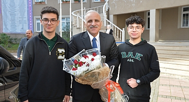 BAŞKAN ZORLUOĞLU GENÇLERLE TECRÜBELERİNİ PAYLAŞTI