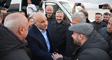 BAŞKAN ZORLUOĞLU’NA HAVALİMANINDA GÖRKEMLİ KARŞILAMA 