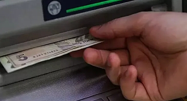 ÇALIŞAN EMEKLİLERE 5 BİN LİRA YARIN YATIYOR