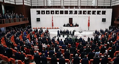 ÇALIŞAN EMEKLİYE 5 BİN TL İKRAMİYE YASALAŞTI