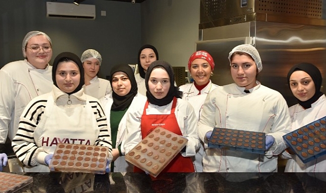 ÇELEBİ: "ÇİKOLATA ÜRETİMİNİ ÖĞRENMEK İSTEYEN HER GİRİŞİMCİYE KAPIMIZ AÇIK"