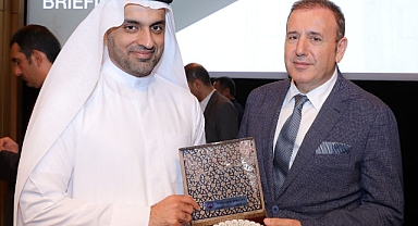 DUBAİ TİCARET ODASINDA İŞ BİRLİĞİ GÖRÜŞMELERİ YAPILDI