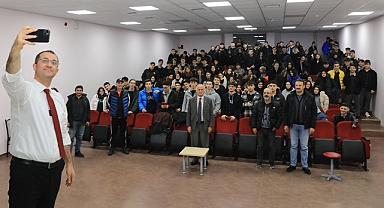 EKİM: FİKRİ VE VİCDANI HÜR GENNÇLER ÜLKEMİZİ HEP İLERİYE TAŞIYACAK